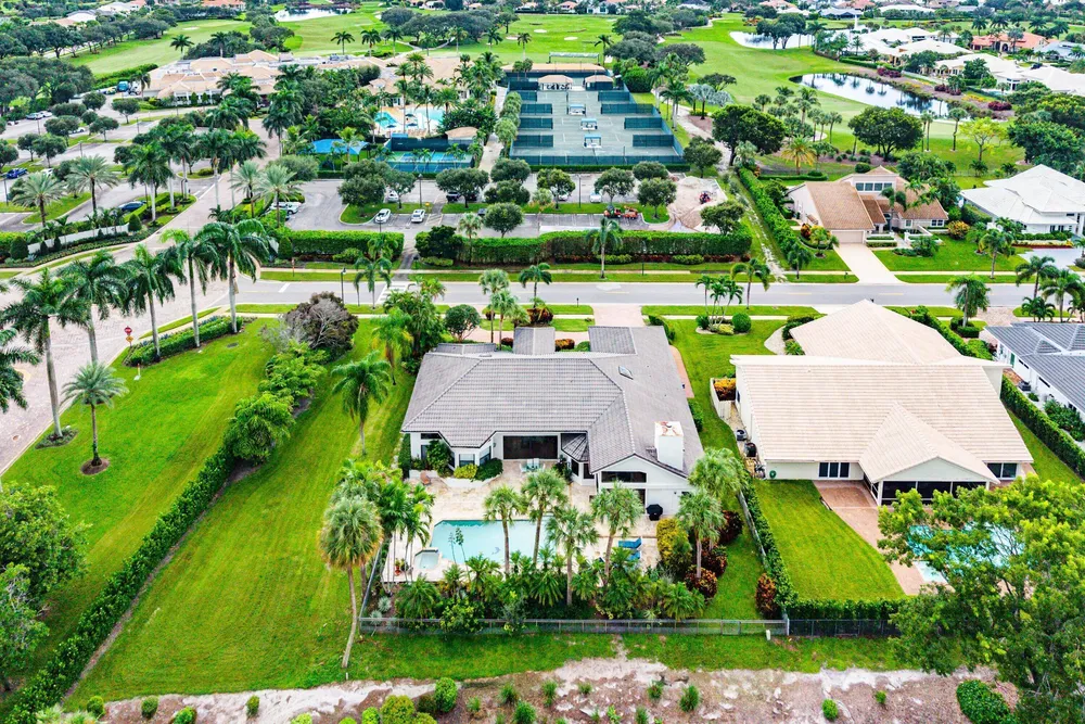 4976 Bocaire Blvd, Boca Raton, FL 33487