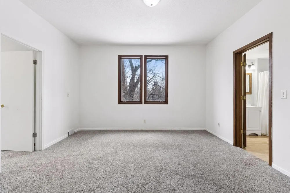 534 Annapolis St, South Saint Paul, MN 55075
