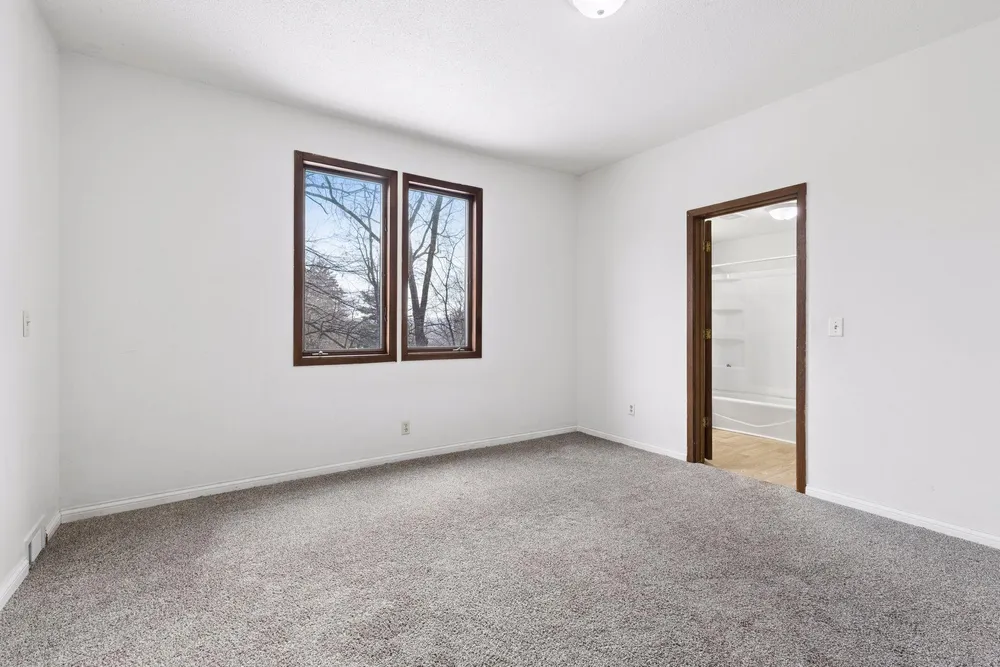 534 Annapolis St, South Saint Paul, MN 55075