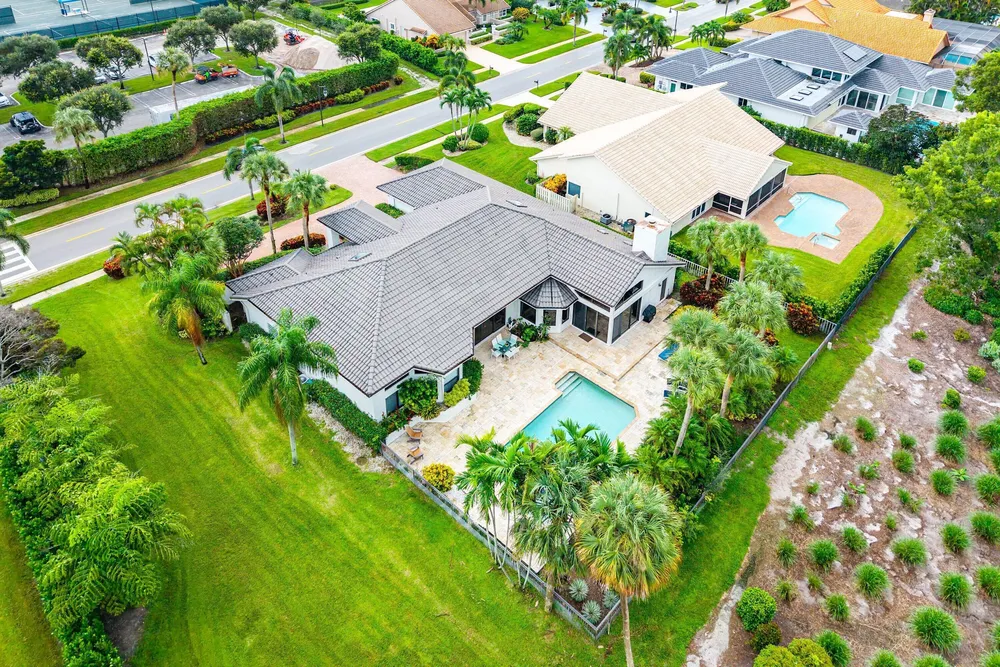 4976 Bocaire Blvd, Boca Raton, FL 33487