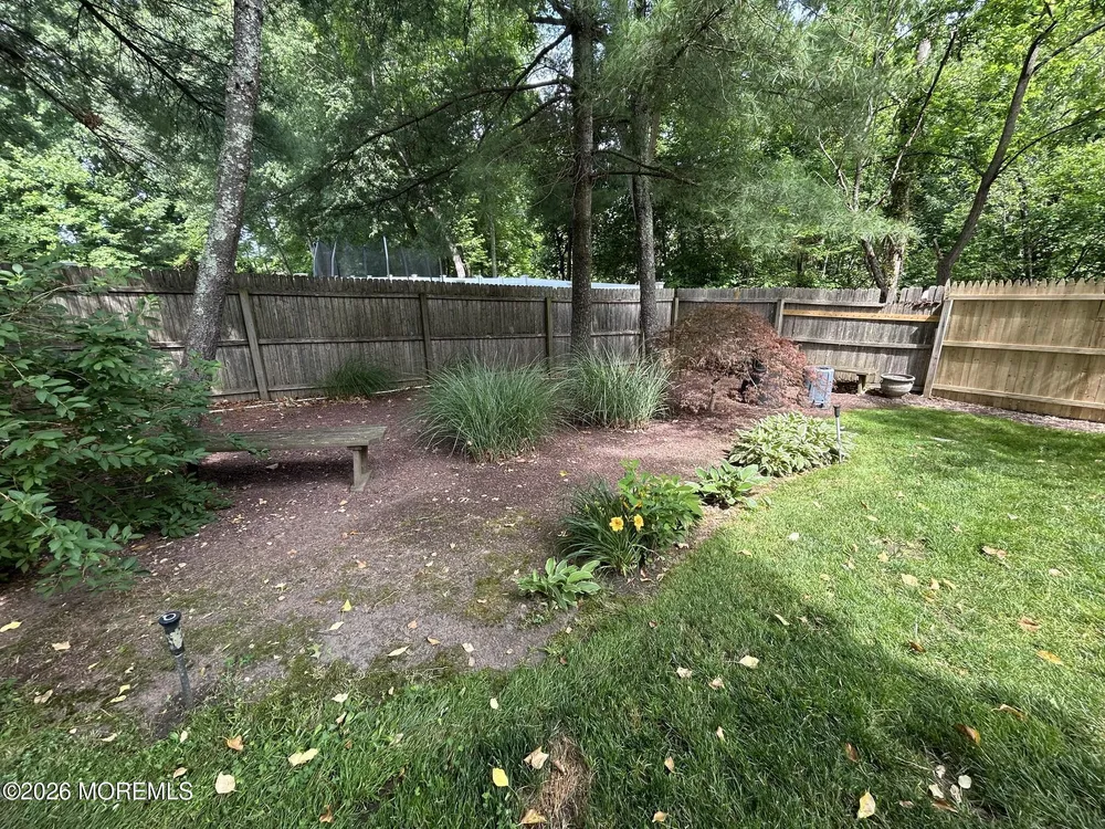 46 Thomas Dr, Manalapan, NJ 07726