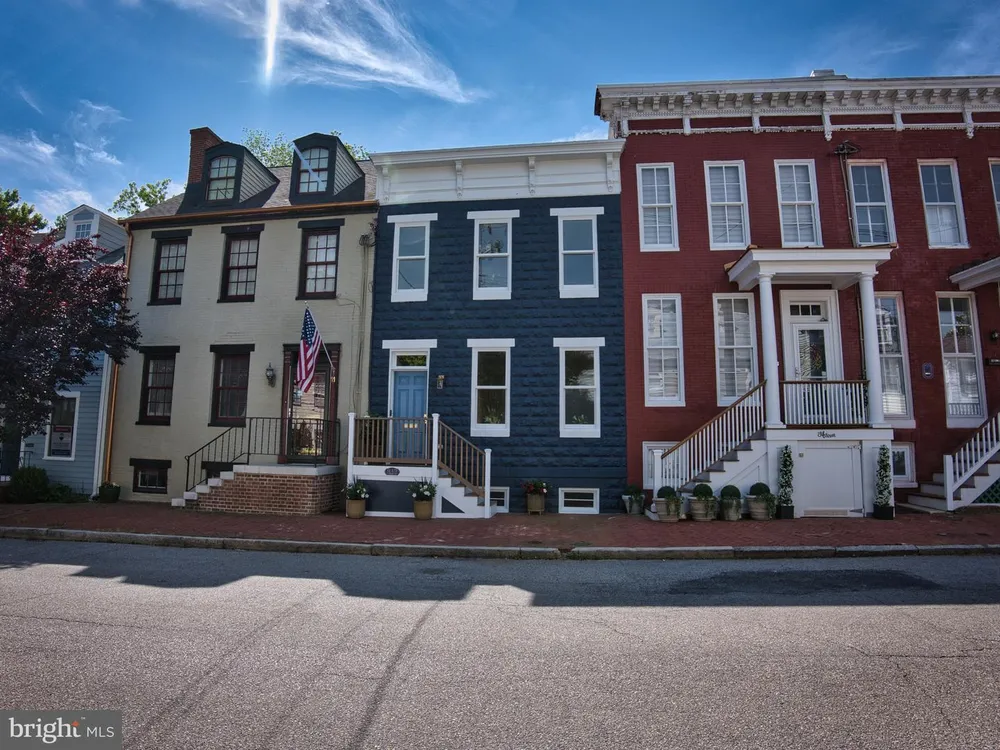 11 1/2 College Ave, Annapolis, MD 21401