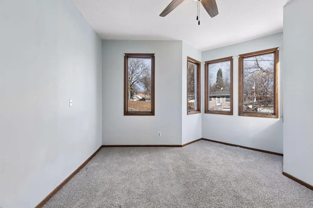 534 Annapolis St, South Saint Paul, MN 55075