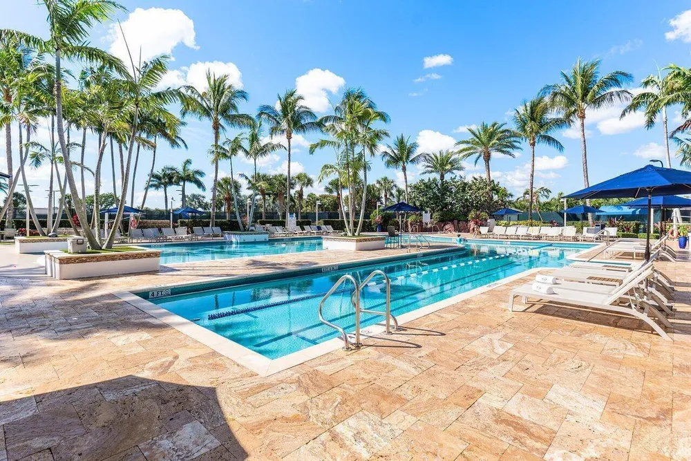 4976 Bocaire Blvd, Boca Raton, FL 33487