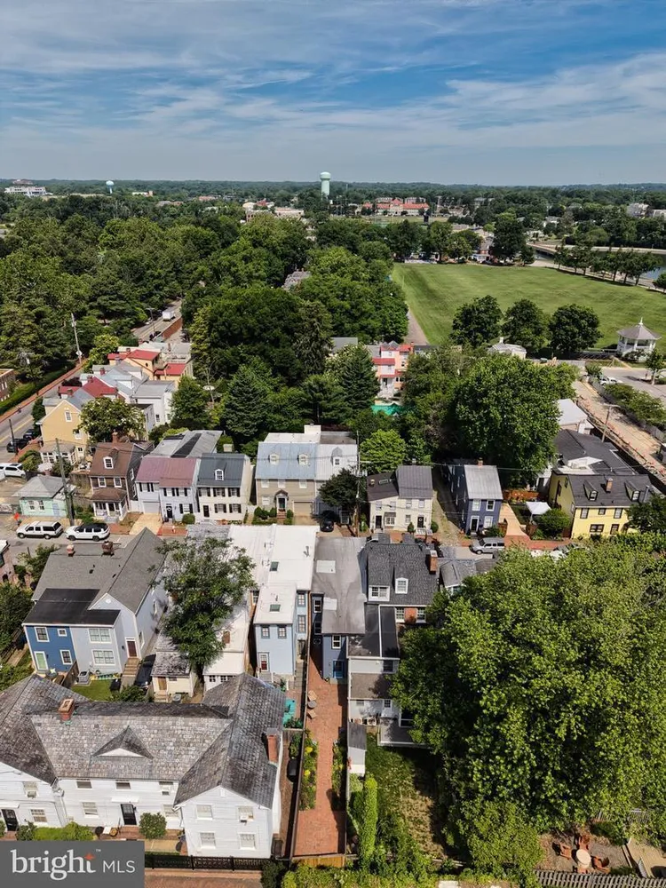 11 1/2 College Ave, Annapolis, MD 21401