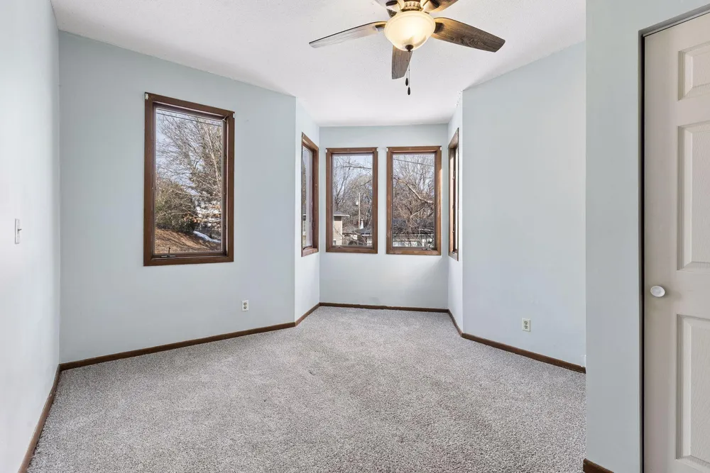 534 Annapolis St, South Saint Paul, MN 55075
