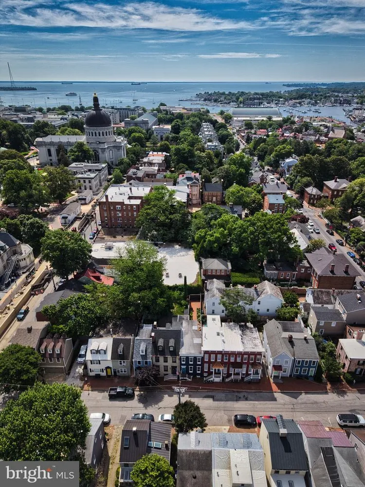 11 1/2 College Ave, Annapolis, MD 21401
