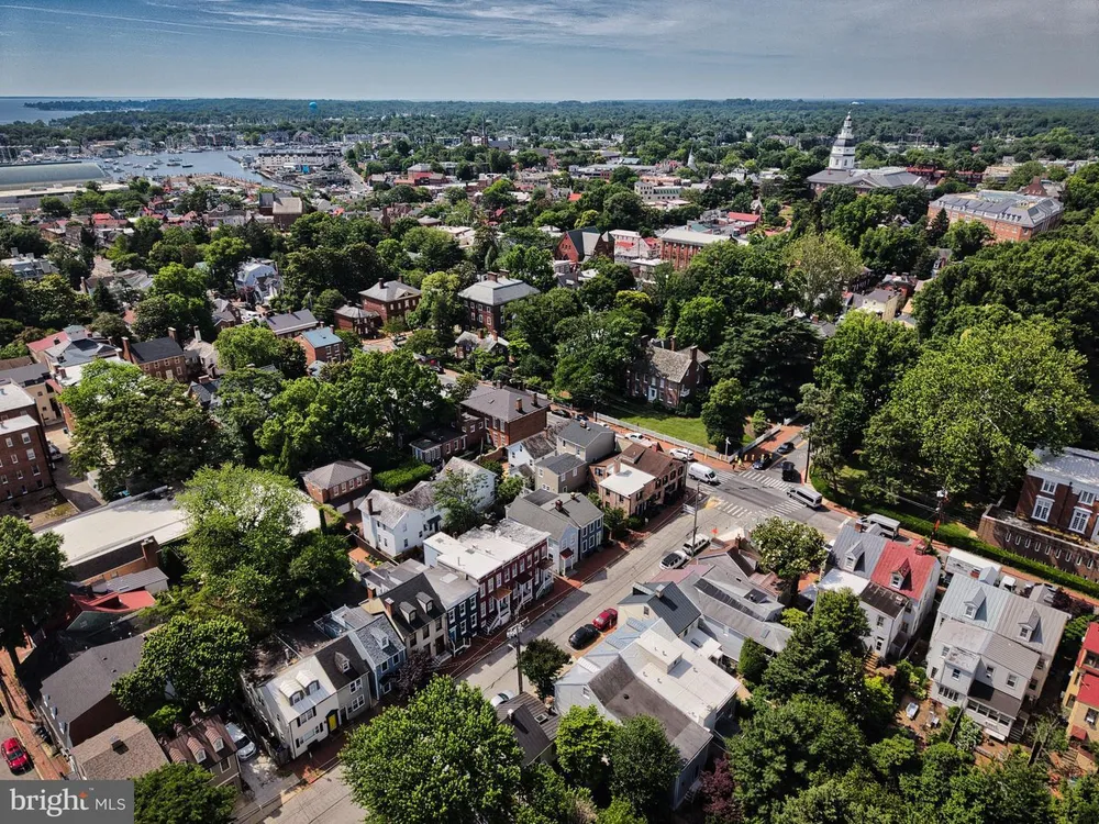 11 1/2 College Ave, Annapolis, MD 21401