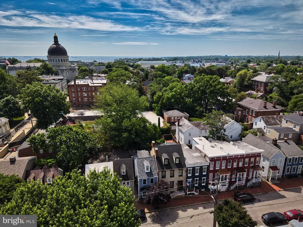 11 1/2 College Ave, Annapolis, MD 21401