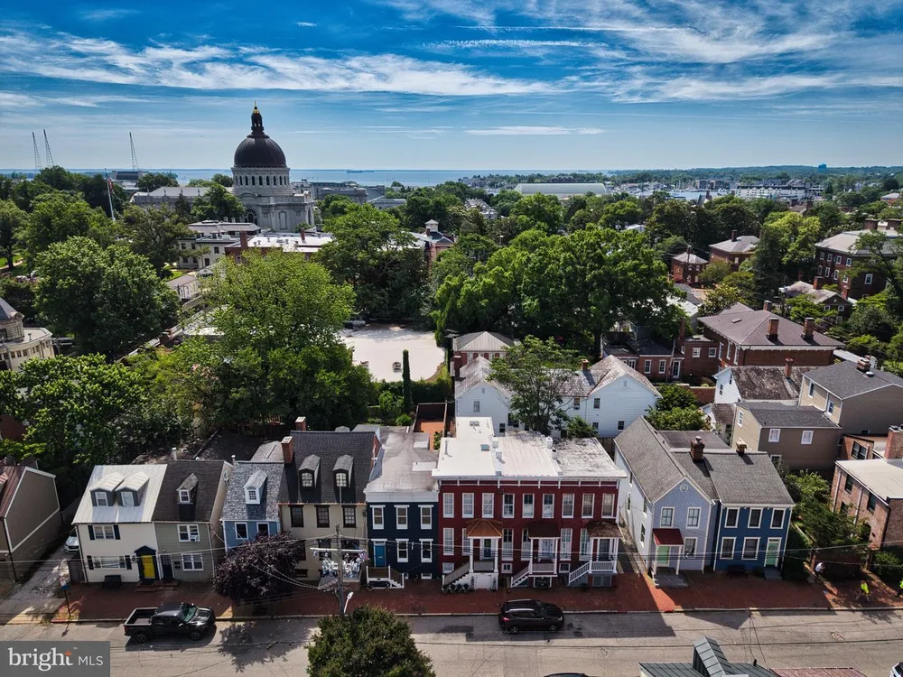11 1/2 College Ave, Annapolis, MD 21401