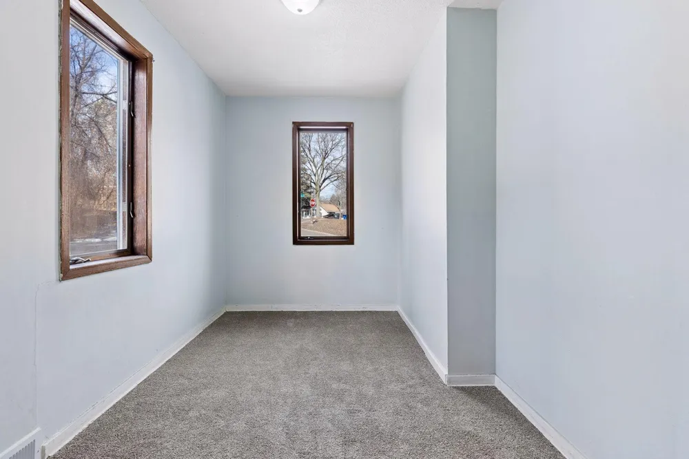 534 Annapolis St, South Saint Paul, MN 55075