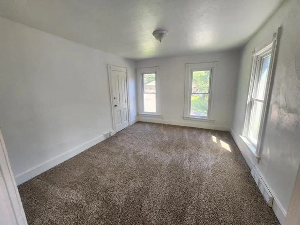534 Annapolis St, South Saint Paul, MN 55075