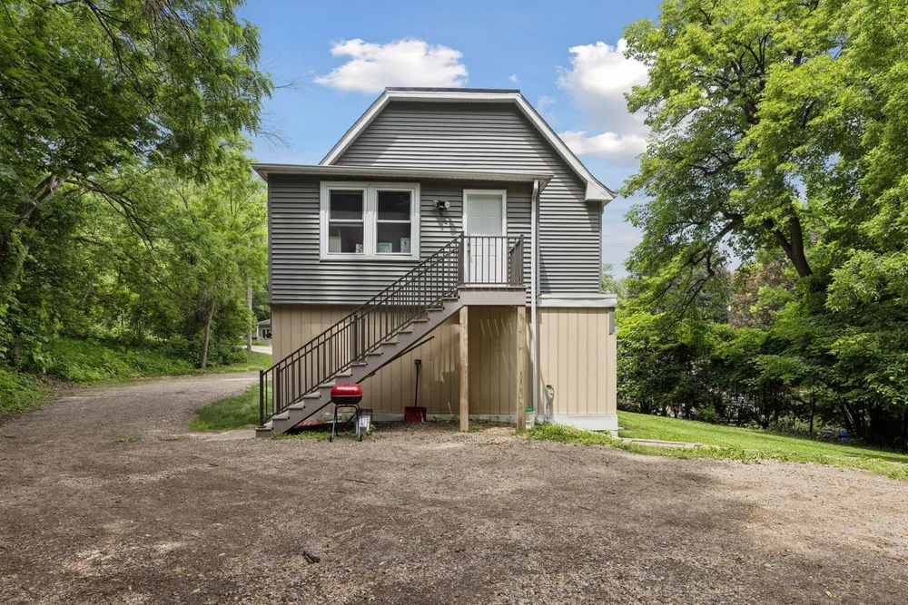 534 Annapolis St, South Saint Paul, MN 55075