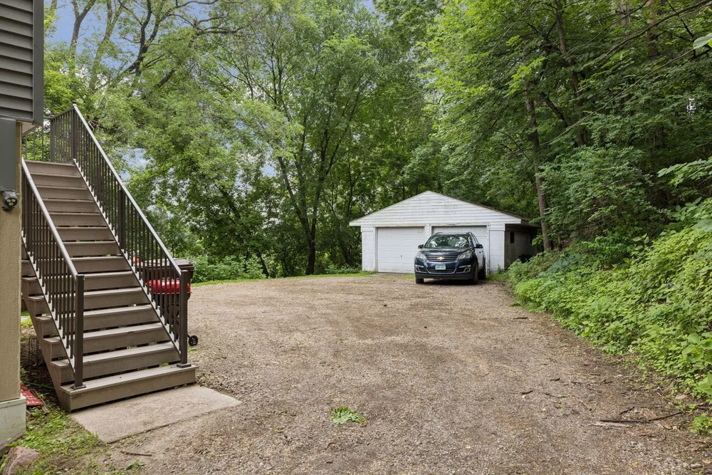 534 Annapolis St, South Saint Paul, MN 55075