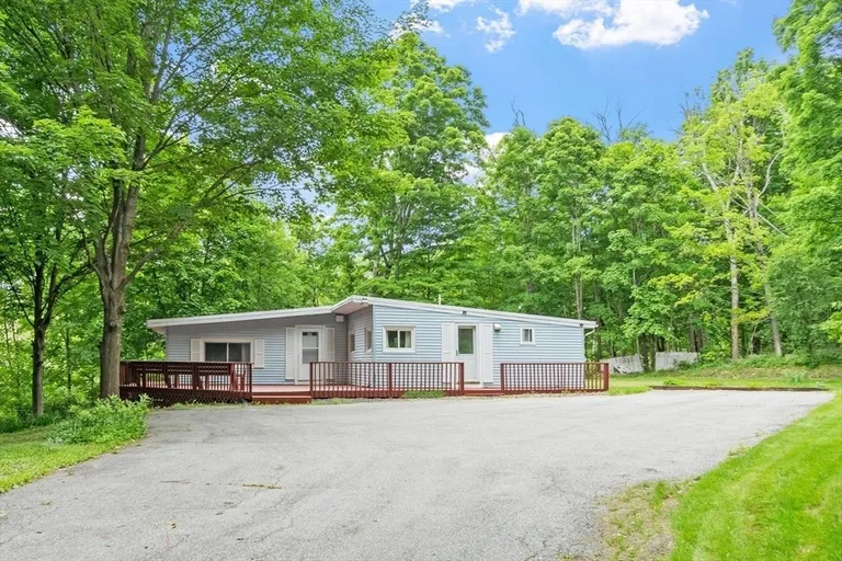 55 Main St, West Newbury, MA 01985