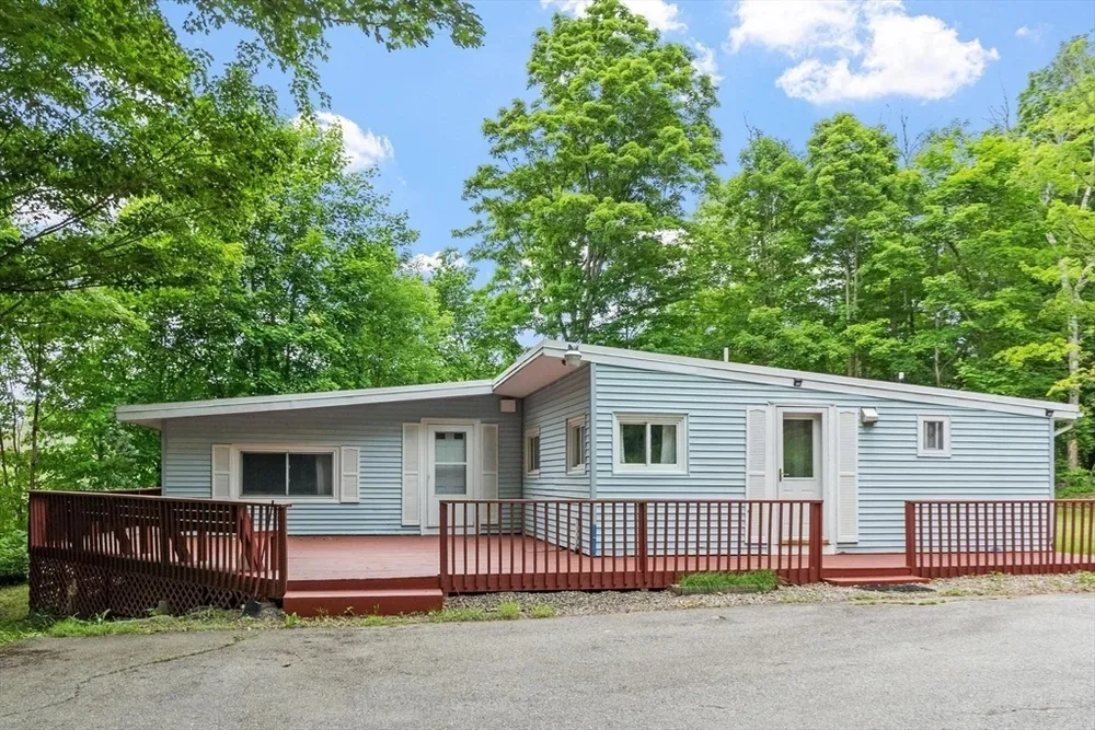 55 Main St, West Newbury, MA 01985
