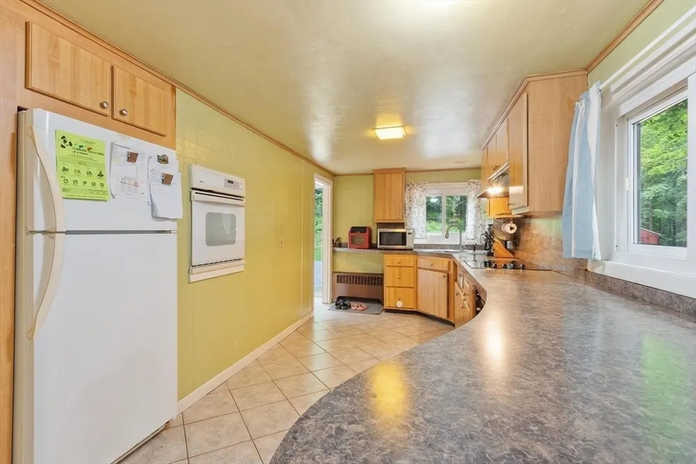 55 Main St, West Newbury, MA 01985