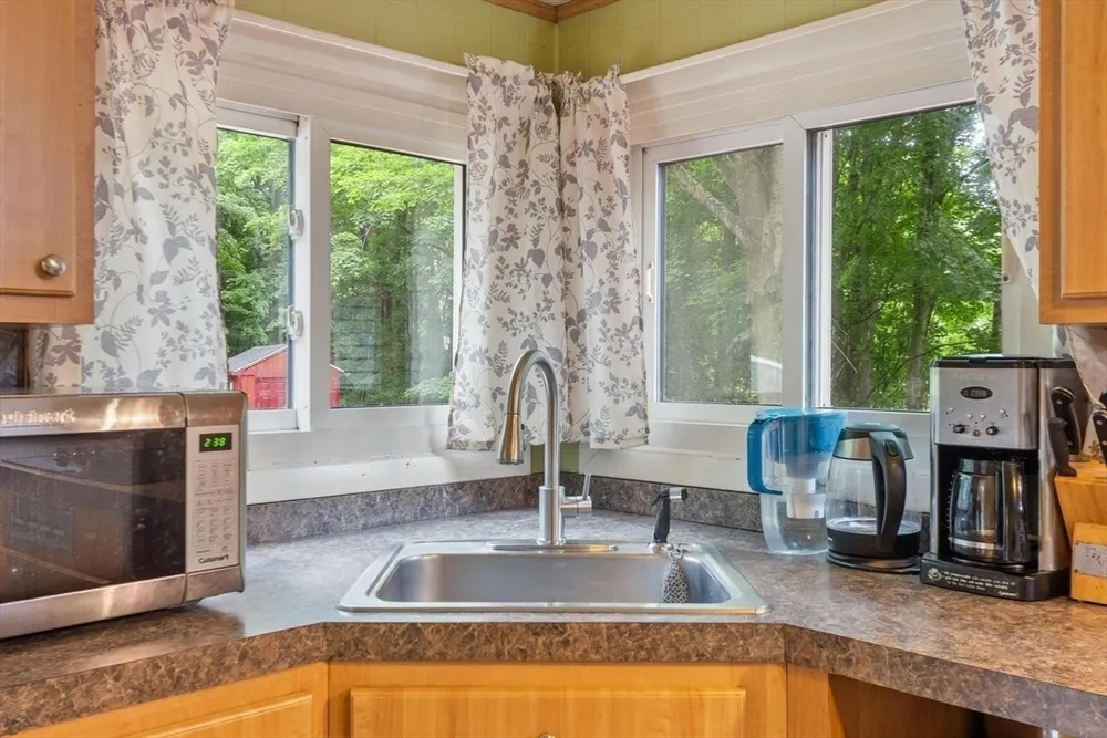 55 Main St, West Newbury, MA 01985