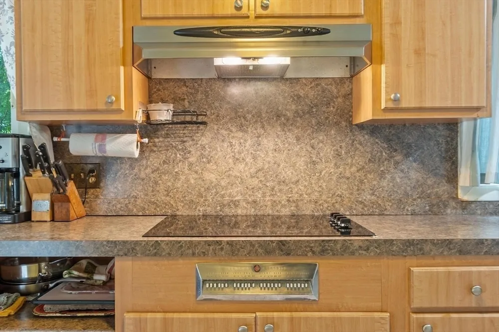 55 Main St, West Newbury, MA 01985