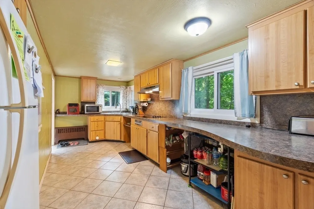55 Main St, West Newbury, MA 01985