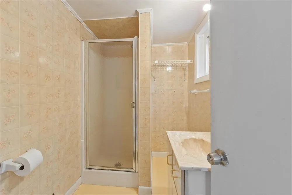 55 Main St, West Newbury, MA 01985