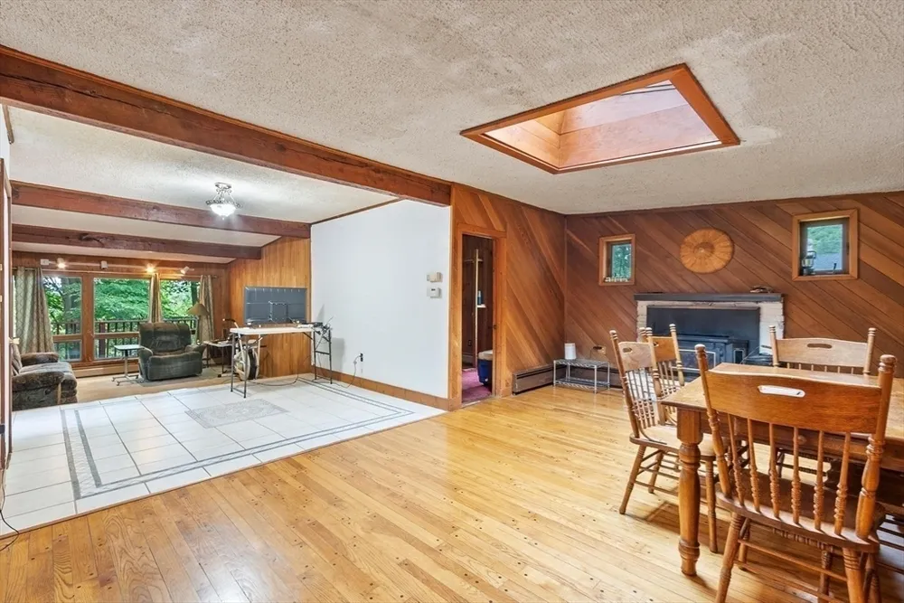 55 Main St, West Newbury, MA 01985