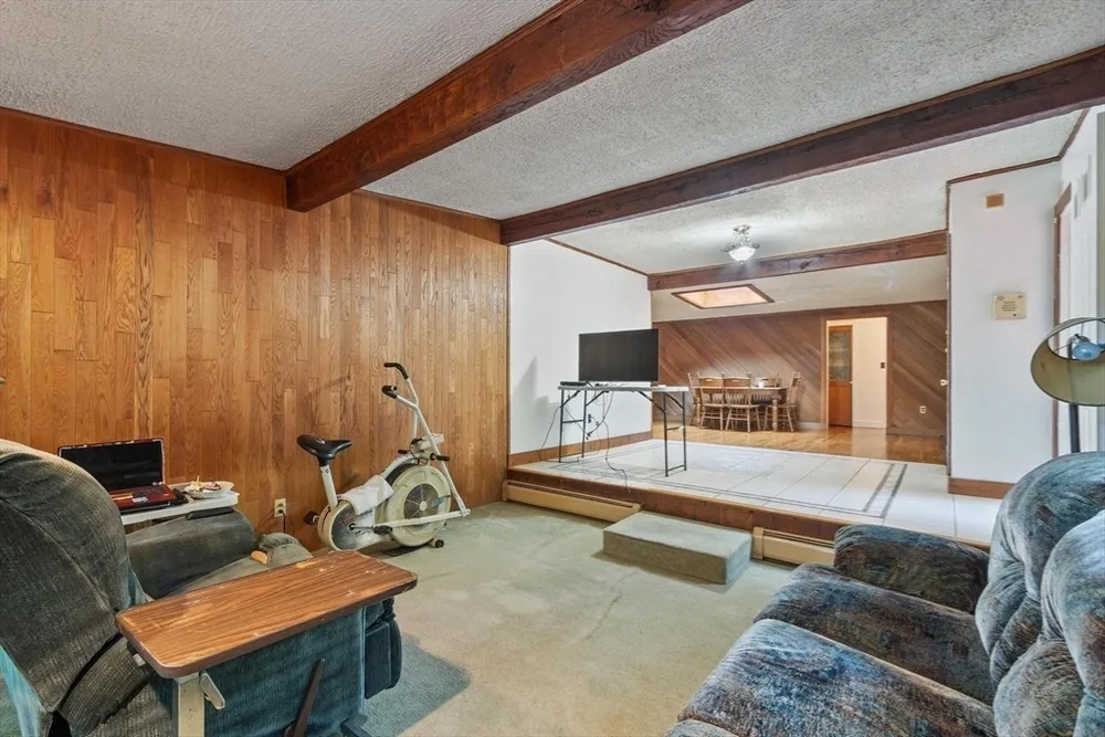55 Main St, West Newbury, MA 01985