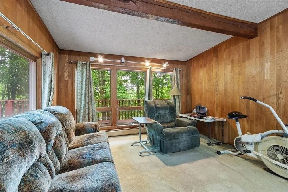 55 Main St, West Newbury, MA 01985