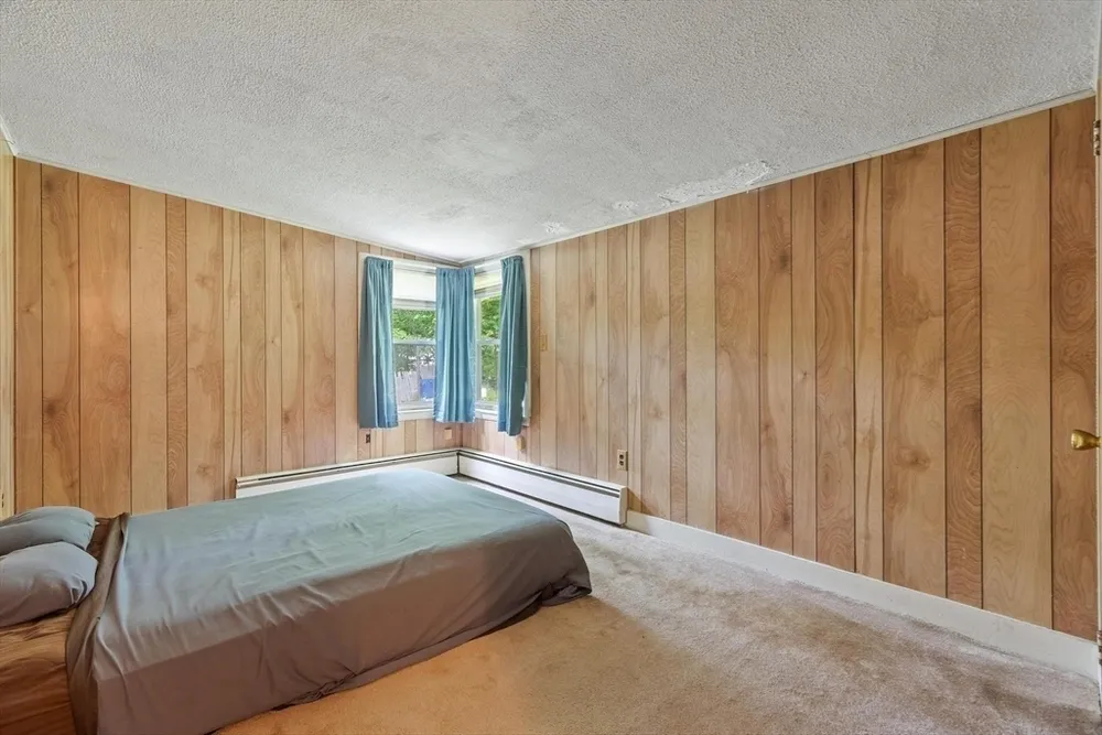 55 Main St, West Newbury, MA 01985