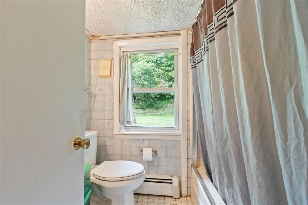 55 Main St, West Newbury, MA 01985