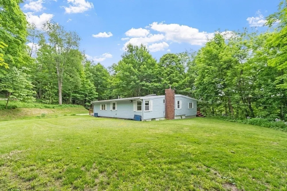 55 Main St, West Newbury, MA 01985