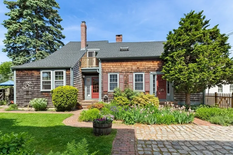 34 Pearl St, Marblehead, MA 01945