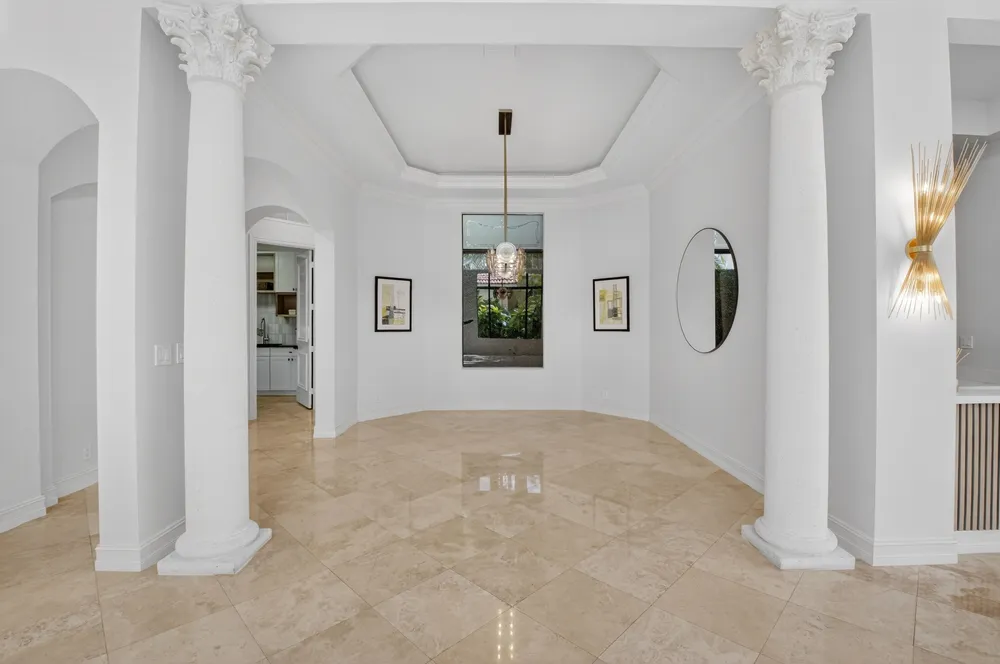 17921 Villa Club Way, Boca Raton, FL 33496