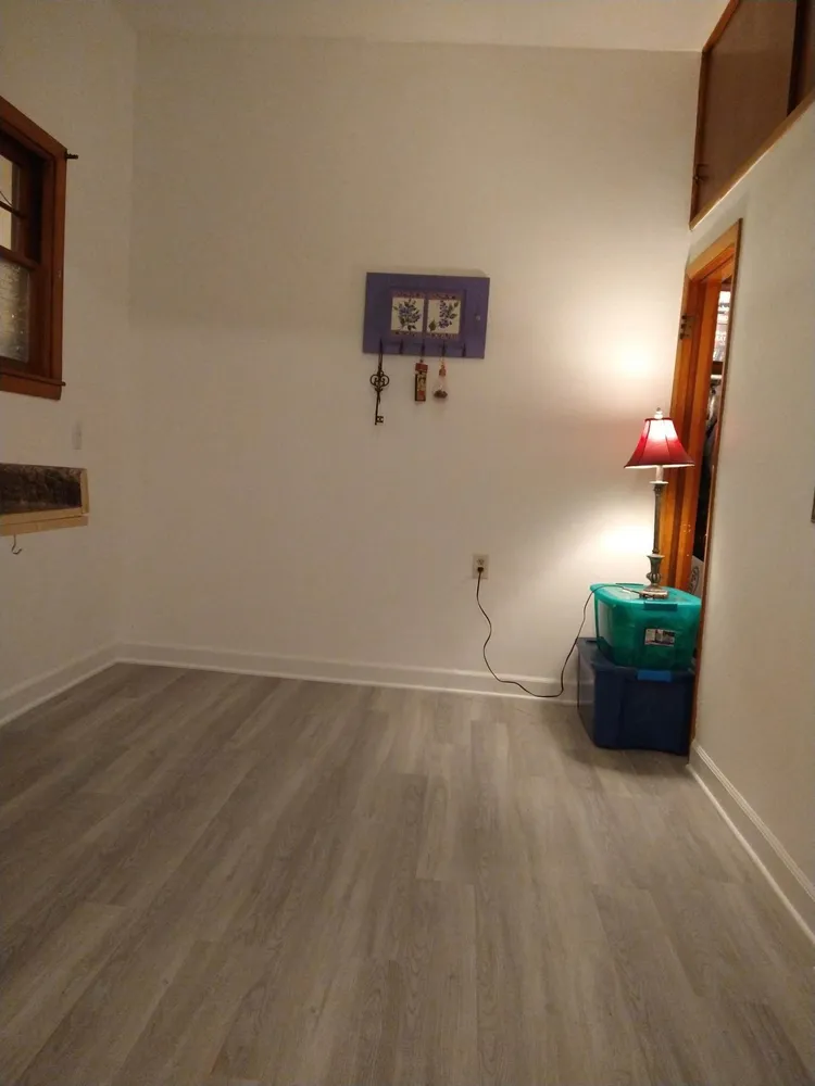 672 Surrey Ave, St Paul, MN 55106-6210