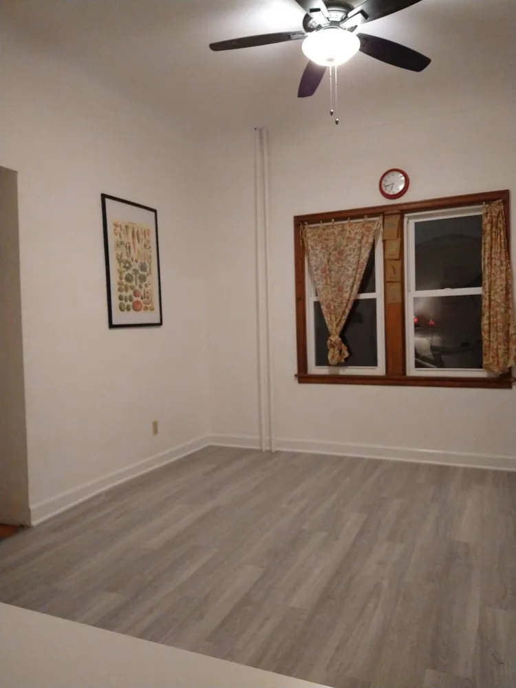 672 Surrey Ave, St Paul, MN 55106-6210