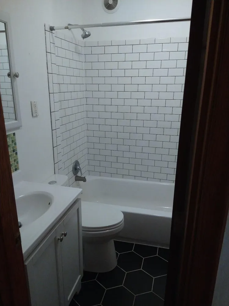 672 Surrey Ave, St Paul, MN 55106-6210