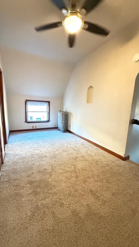 672 Surrey Ave, St Paul, MN 55106-6210