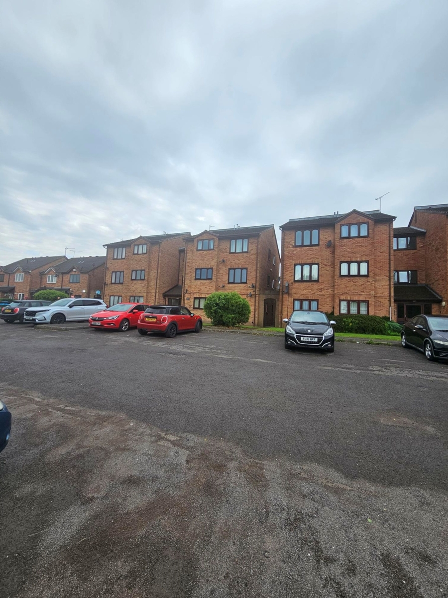 39 Dawes Close, Coventry Image 1