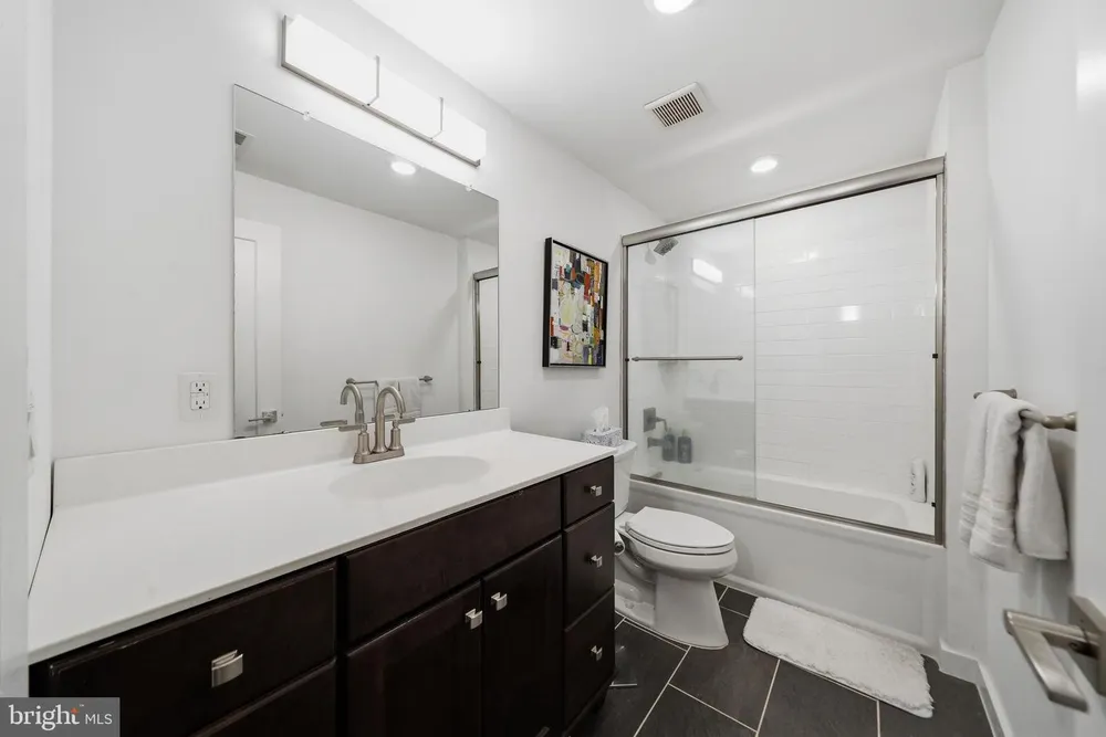 1951 Cambridge St, Philadelphia, PA 19130-1507