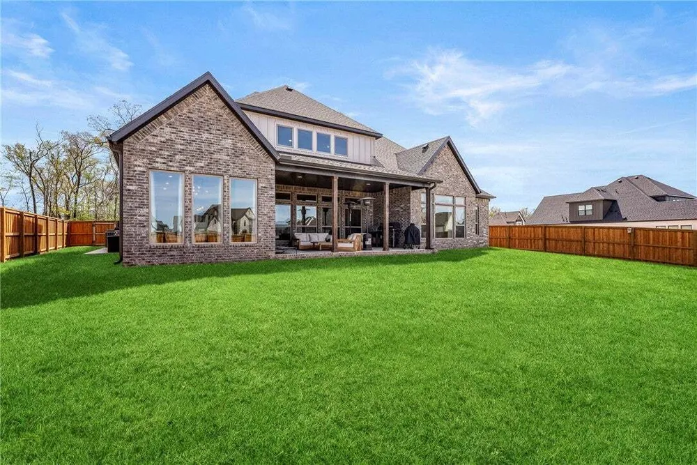 W Migration Way, Bentonville, AR 72713
