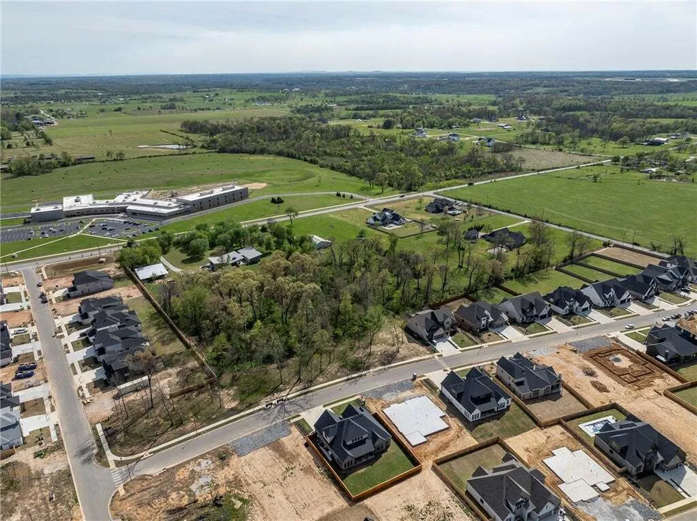 W Migration Way, Bentonville, AR 72713