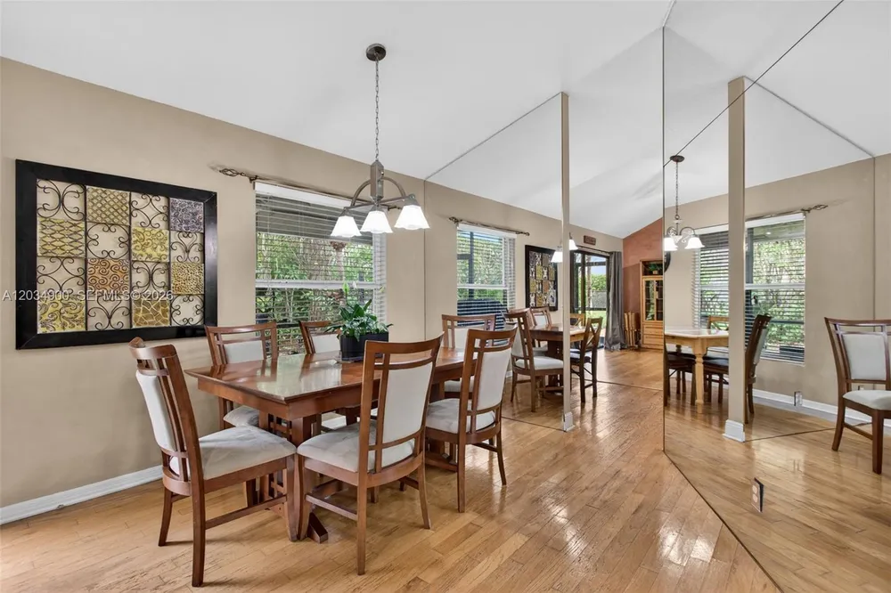 5115 NW 51st Ave, Coconut Creek, FL 33073