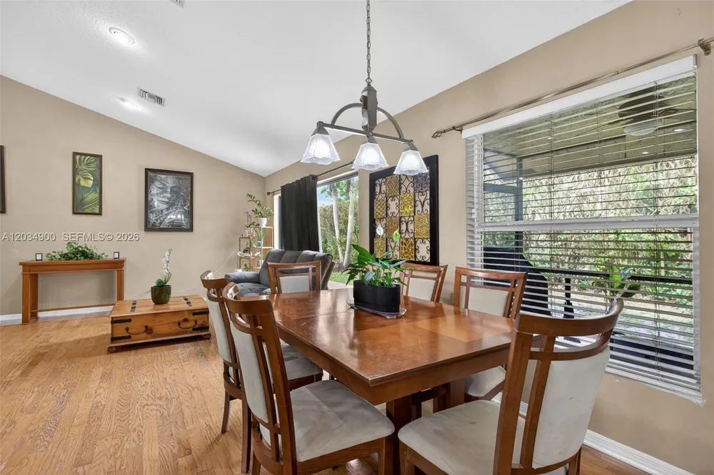 5115 NW 51st Ave, Coconut Creek, FL 33073