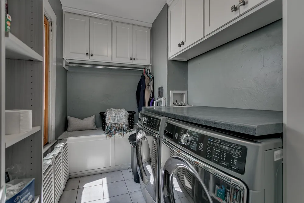 1001 S Lawe St, Appleton, WI 54915