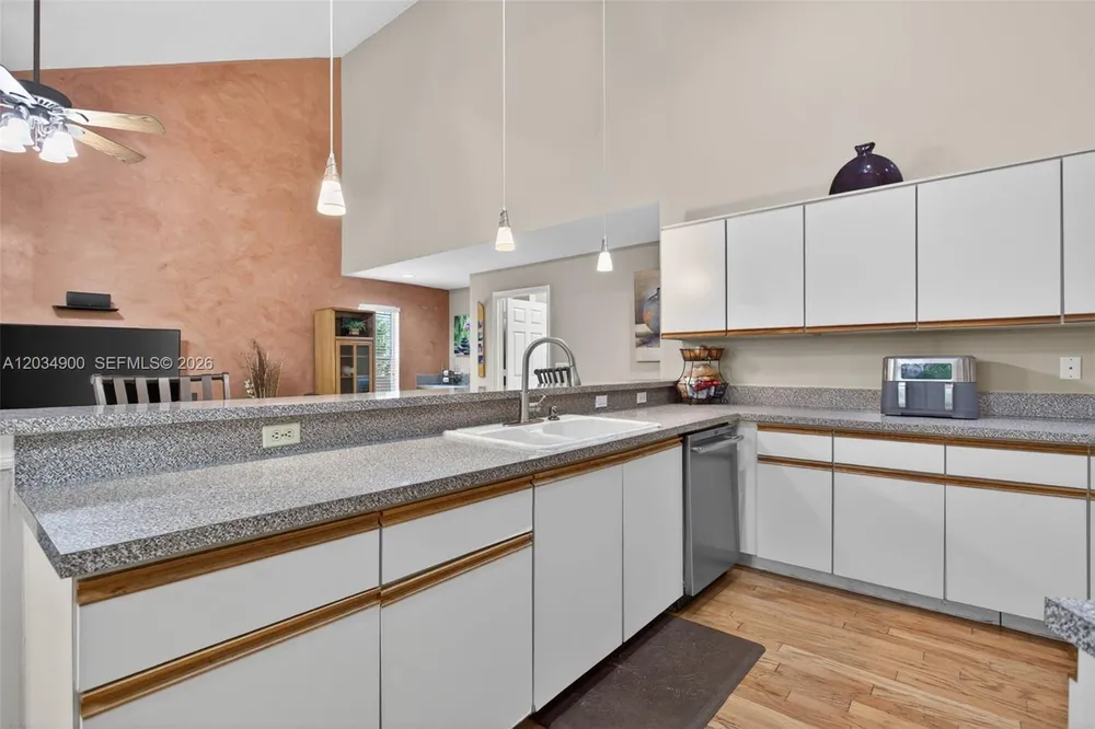 5115 NW 51st Ave, Coconut Creek, FL 33073