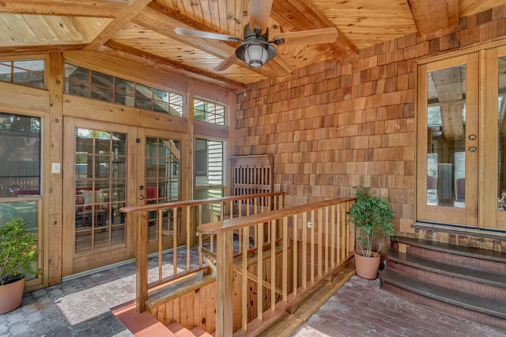 1001 S Lawe St, Appleton, WI 54915