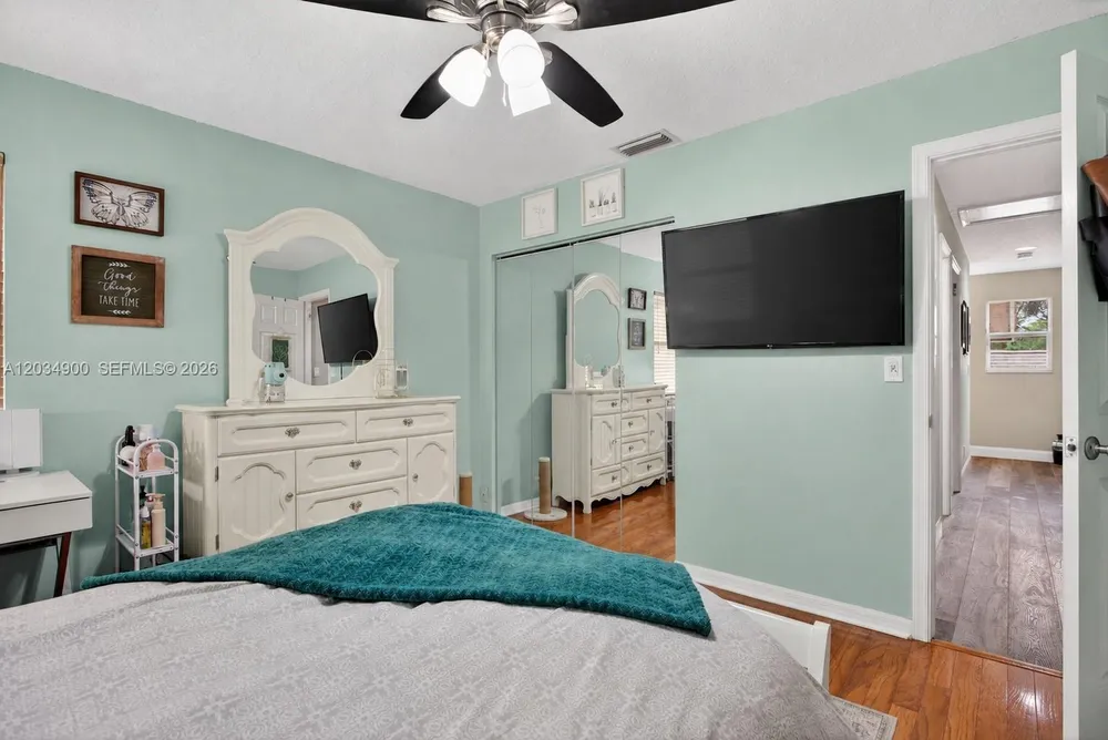 5115 NW 51st Ave, Coconut Creek, FL 33073