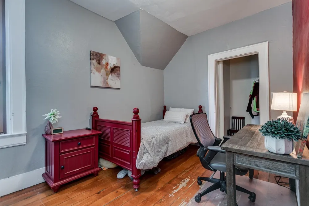 1001 S Lawe St, Appleton, WI 54915