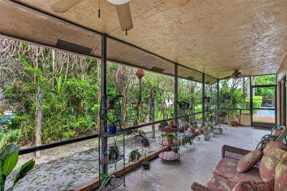 5115 NW 51st Ave, Coconut Creek, FL 33073