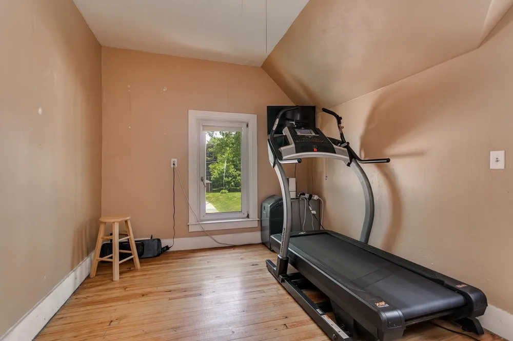 1001 S Lawe St, Appleton, WI 54915